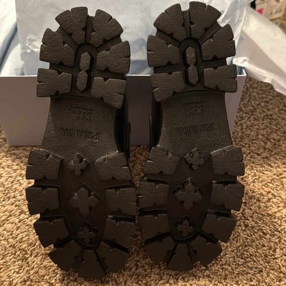 Authentic Prada Monolith brushed leather loafers - Picture 5 of 6